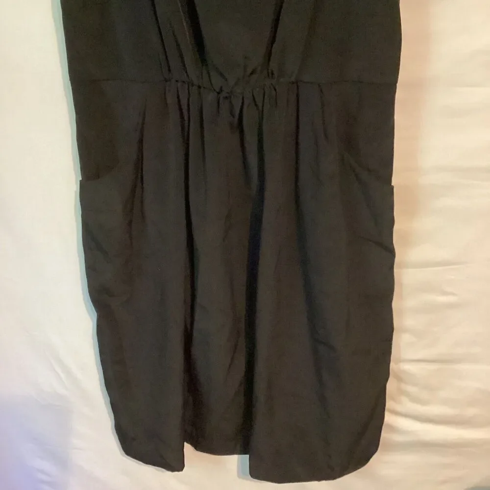 1133 NWOT GAP Sleeveless Black Dress Size 2 Pockets Elastic Back Waist